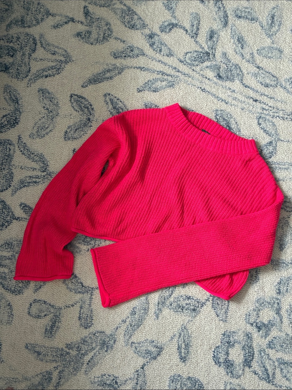 wild fable Women's Cropped Knit Sweater in Hot Pink —- Size Medium